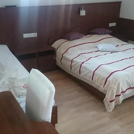 Pod Klonami Kisewo
