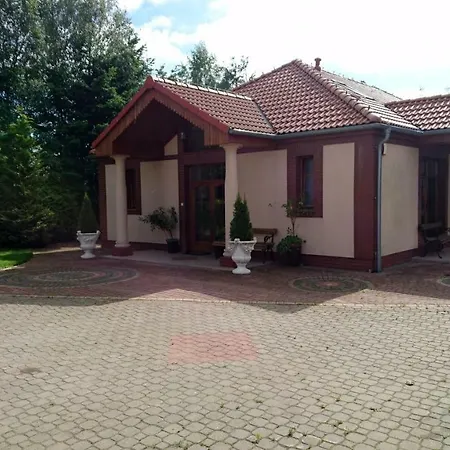 Pod Klonami Kisewo
